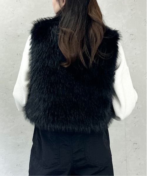 Per sist ence（パーシエンス）の「フェイクファーショート丈ジレ（その他アウター・レディース・グレイッシュベージュ/ライトベージュ/ブラック/グレー/ブラウン/ベージュ・ONE SIZE）」の9枚目の写真