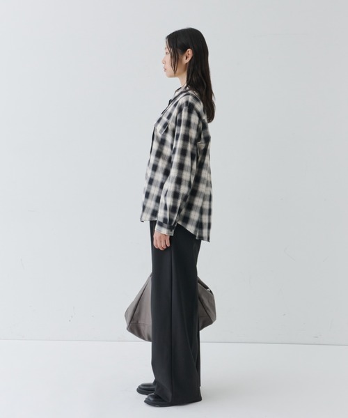 NUJOH(ヌゾ)の「Plaid Relaxed Shirt / チェックリラックスシャツ(シャツ/ブラウス・レディース・ブラック/ブラウン・FREE)」の20枚目の写真