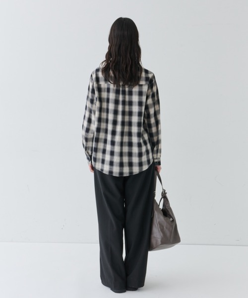NUJOH(ヌゾ)の「Plaid Relaxed Shirt / チェックリラックスシャツ(シャツ/ブラウス・レディース・ブラック/ブラウン・FREE)」の21枚目の写真