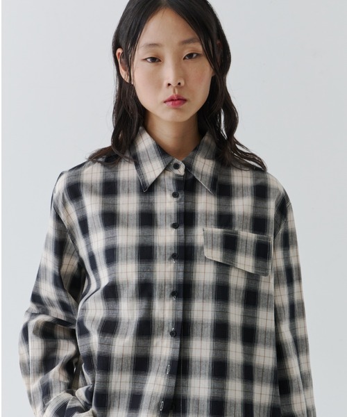 NUJOH(ヌゾ)の「Plaid Relaxed Shirt / チェックリラックスシャツ(シャツ/ブラウス・レディース・ブラック/ブラウン・FREE)」の19枚目の写真