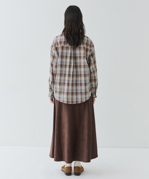 NUJOH(ヌゾ)の「Plaid Relaxed Shirt / チェックリラックスシャツ(シャツ/ブラウス・レディース・ブラック/ブラウン・FREE)」の13枚目の写真
