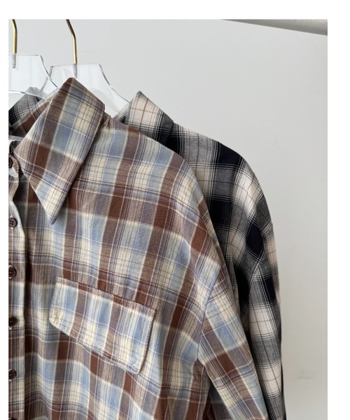 NUJOH(ヌゾ)の「Plaid Relaxed Shirt / チェックリラックスシャツ(シャツ/ブラウス・レディース・ブラック/ブラウン・FREE)」の8枚目の写真