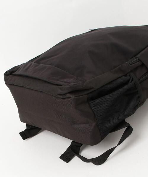 UNKNOWN&Co.（アンノウンアンドコー）の「UNKOWN&Co. / WATERPROOF 撥水バックパック 超軽量500g台 PC収納 18L（バックパック/リュック・メンズ・ブラック・FREE）」の3枚目の写真