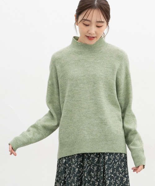 Honeys(ハニーズ)の「【軽ふわっニット】ハイネックニット(ニット/セーター・レディース・オートミール/ブルー系/ベージュ系その他/グリーン系/ベージュ系/ブラック系その他/パープル系・L/LL/M/S)」の5枚目の写真