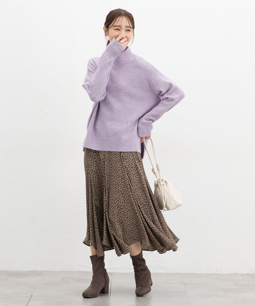 Honeys(ハニーズ)の「【軽ふわっニット】ハイネックニット(ニット/セーター・レディース・オートミール/ブルー系/ベージュ系その他/グリーン系/ベージュ系/ブラック系その他/パープル系・L/LL/M/S)」の13枚目の写真