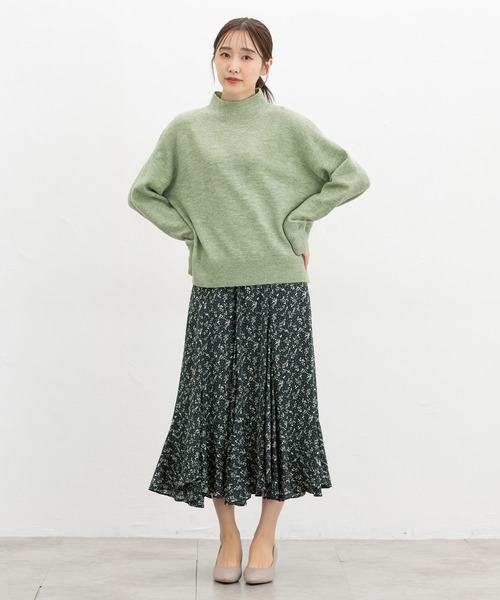 Honeys(ハニーズ)の「【軽ふわっニット】ハイネックニット(ニット/セーター・レディース・オートミール/ブルー系/ベージュ系その他/グリーン系/ベージュ系/ブラック系その他/パープル系・L/LL/M/S)」の17枚目の写真