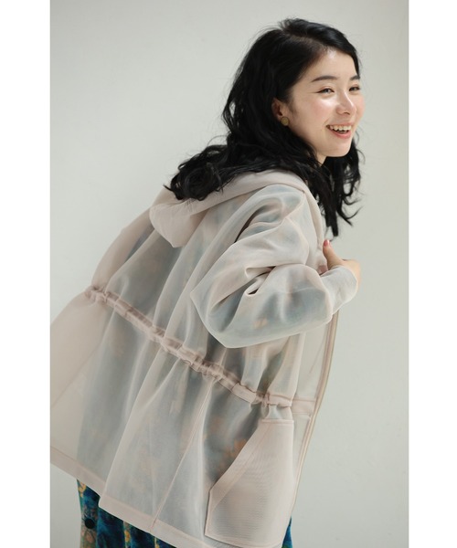 cawaii(カワイイ)の「立体感で美シルエット シアーダンボールパーカー(パーカー・レディース・ブラック/ライトベージュ・FREE)」の14枚目の写真