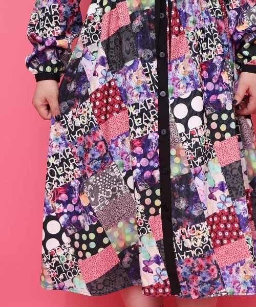 ScoLar（スカラー）の「153676：パッチワーク風総柄ドロスト前開きワンピース（ワンピース・レディース・ブラック/カーキ・M）」の12枚目の写真