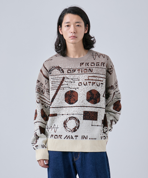 B.C STOCK(ベーセーストック)の「LO-FI ジャガードクルーネックニット(ニット/セーター・メンズ・ベージュ/ブラック系その他/ネイビー・MEDIUM/LARGE)」の1枚目の写真