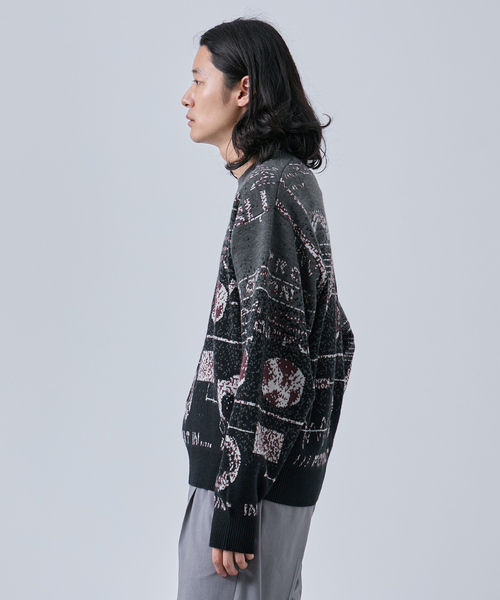 B.C STOCK(ベーセーストック)の「LO-FI ジャガードクルーネックニット(ニット/セーター・メンズ・ベージュ/ブラック系その他/ネイビー・MEDIUM/LARGE)」の6枚目の写真