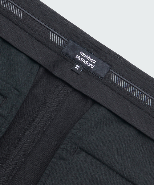 MUSINSA STANDARD（ムシンサスタンダード）の「ワイドヒドゥンバンディングスラックス[ダークグレー]（スラックス・メンズ・その他・27/28/29/34/32/30/31/33/26/40/38/42/36）」の4枚目の写真