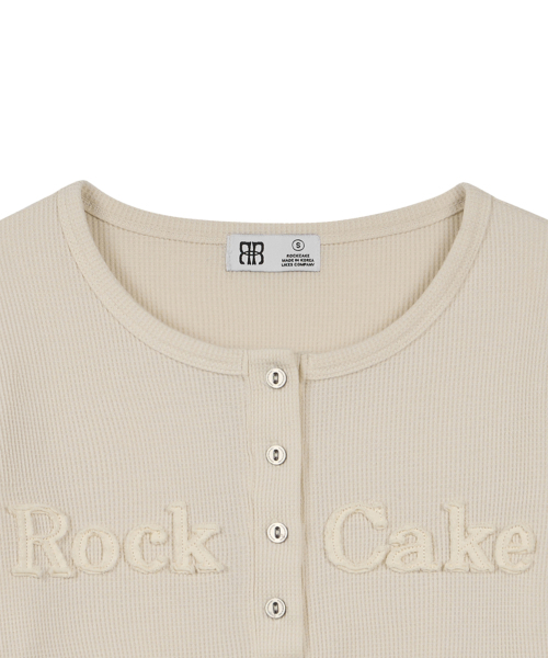 ROCKCAKE(ロックケーキ)の「Applique Logo Button Top - Cream(Tシャツ/カットソー・レディース・その他・SMALL)」の4枚目の写真