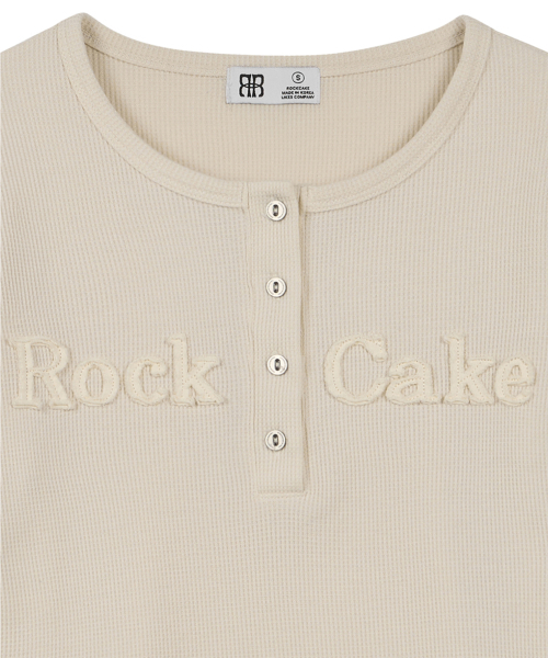 ROCKCAKE(ロックケーキ)の「Applique Logo Button Top - Cream(Tシャツ/カットソー・レディース・その他・SMALL)」の5枚目の写真