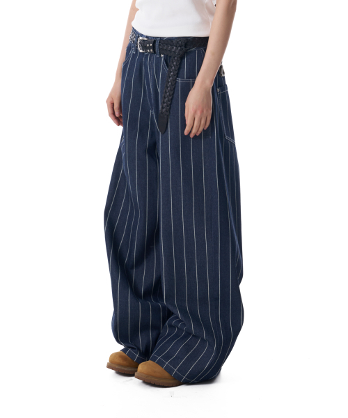 AAKAM(アーカム)の「Striped Cinch Back Denim Pants (Blue)(デニムパンツ・レディース・その他・1/2)」の1枚目の写真