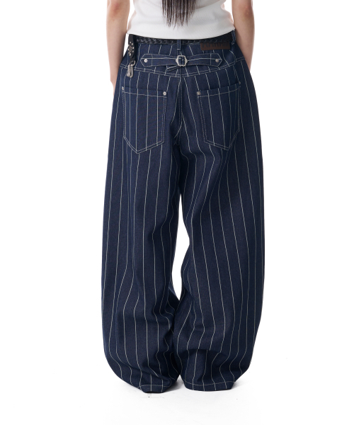 AAKAM(アーカム)の「Striped Cinch Back Denim Pants (Blue)(デニムパンツ・レディース・その他・1/2)」の2枚目の写真