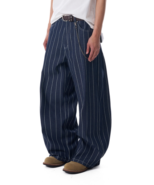 AAKAM(アーカム)の「Striped Cinch Back Denim Pants (Blue)(デニムパンツ・レディース・その他・1/2)」の4枚目の写真
