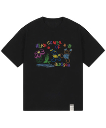 [ユニセックス]ヒアカムズオブドローイング半袖Tシャツ_2カラー