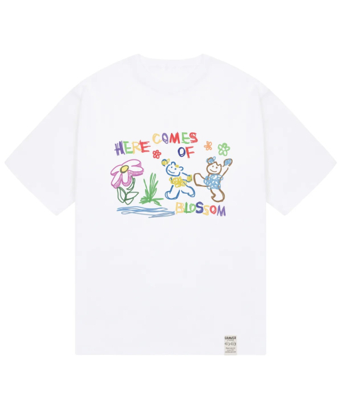 GRAVER（グレーバー）の「[ユニセックス]ヒアカムズオブドローイング半袖Tシャツ_2カラー（Tシャツ/カットソー・レディース・ホワイト/ブラック・SMALL/MEDIUM/LARGE/X-LARGE）」の3枚目の写真