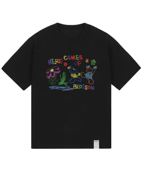 GRAVER（グレーバー）の「[ユニセックス]ヒアカムズオブドローイング半袖Tシャツ_2カラー（Tシャツ/カットソー・レディース・ホワイト/ブラック・SMALL/MEDIUM/LARGE/X-LARGE）」の4枚目の写真