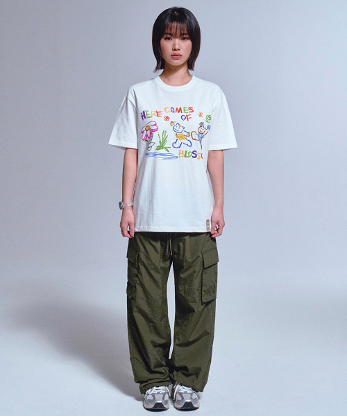 GRAVER（グレーバー）の「[ユニセックス]ヒアカムズオブドローイング半袖Tシャツ_2カラー（Tシャツ/カットソー・レディース・ホワイト/ブラック・SMALL/MEDIUM/LARGE/X-LARGE）」の14枚目の写真
