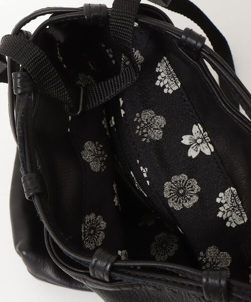 yorozu（ヨロズ）の「yorozu WATERPROOF KINCHAKU 30 ARCHIVE EDITION (111YZ056)（ハンドバッグ・メンズ・ブラック・FREE）」の10枚目の写真