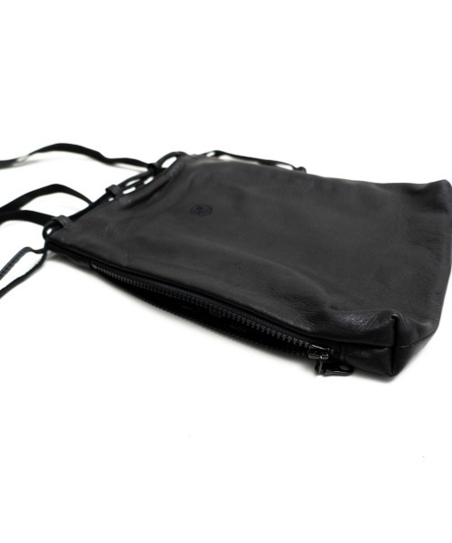 yorozu（ヨロズ）の「yorozu WATERPROOF KINCHAKU 30 ARCHIVE EDITION (111YZ056)（ハンドバッグ・メンズ・ブラック・FREE）」の6枚目の写真