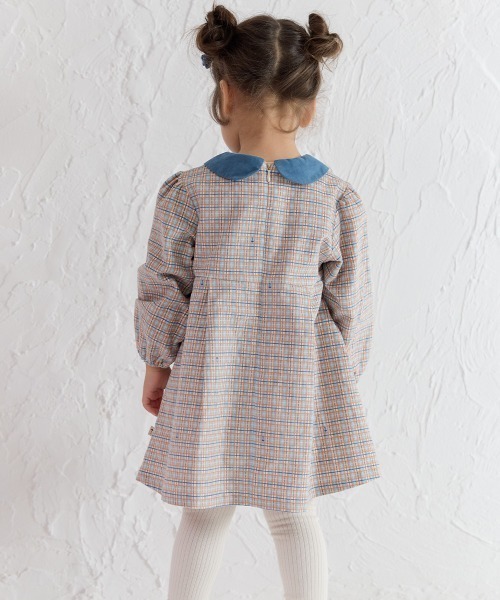 moimoln（モイモルン）の「チェック柄襟切替長袖ワンピース（ワンピース・キッズ・ブルー・90cm/110cm/120cm/130cm/100cm/80ｃｍ）」の18枚目の写真