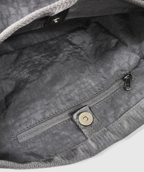 MONSTER REPUBLIC(モンスターリパブリック)の「BIGGER 2WAY CROSS BAG / BLACK(メッセンジャーバッグ・レディース・ブラック・FREE)」の11枚目の写真