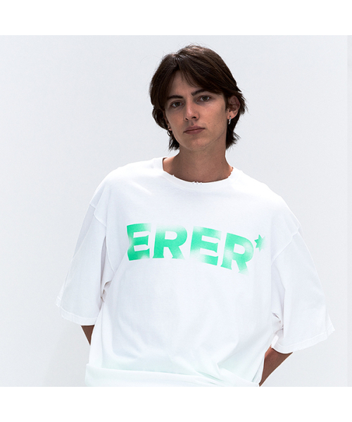 ERER（エルエル）の「[UN] ERER ネオングラフィティTシャツ ホワイト（Tシャツ/カットソー・レディース・ホワイト・1/4/3/2）」の2枚目の写真