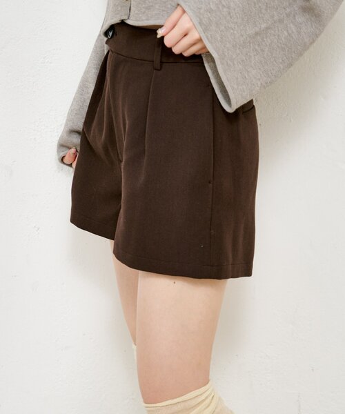 Kastane（カスタネ）の「【新色追加/2サイズ展開】タックショートパンツ（その他パンツ・レディース・グレー/ブラック/ブラウン・1/0）」の17枚目の写真