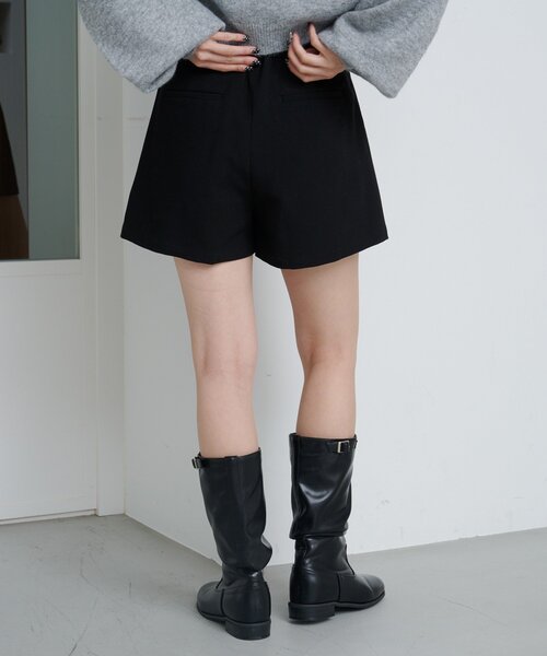 Kastane（カスタネ）の「【新色追加/2サイズ展開】タックショートパンツ（その他パンツ・レディース・グレー/ブラック/ブラウン・1/0）」の8枚目の写真