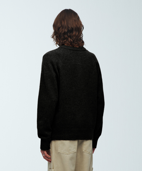 KNITTED(ニッティド)の「シェギドック ウール100% ラウンドカーディガン BLACK(カーディガン/ボレロ・レディース・その他・LARGE/MEDIUM/X-LARGE)」の4枚目の写真