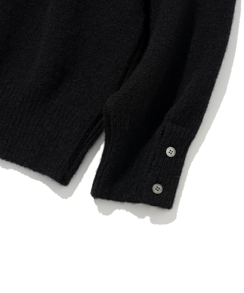 KNITTED(ニッティド)の「シェギドック ウール100% ラウンドカーディガン BLACK(カーディガン/ボレロ・レディース・その他・LARGE/MEDIUM/X-LARGE)」の10枚目の写真