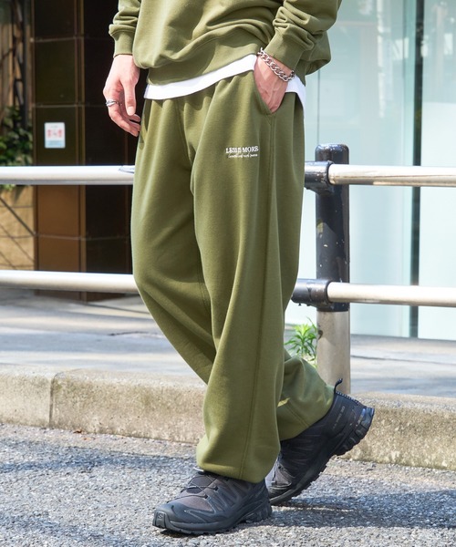 MAISON CLUB(メゾンクラブ)の「【MAISON CLUB】ワンポイント刺繍スウェットパンツ LESS IS MORE 裏毛 セットアップ対応(スウェットパンツ・メンズ・ブラック/グリーン/ネイビー/ホワイト/グレー・L/M/XL)」の4枚目の写真