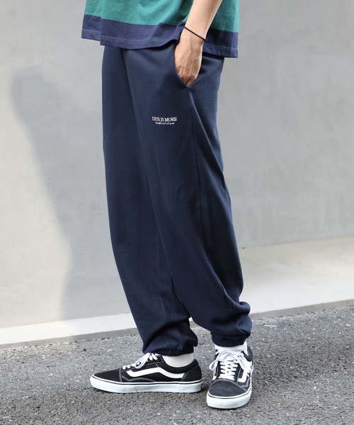MAISON CLUB(メゾンクラブ)の「【MAISON CLUB】ワンポイント刺繍スウェットパンツ LESS IS MORE 裏毛 セットアップ対応(スウェットパンツ・メンズ・ブラック/グリーン/ネイビー/ホワイト/グレー・L/M/XL)」の8枚目の写真