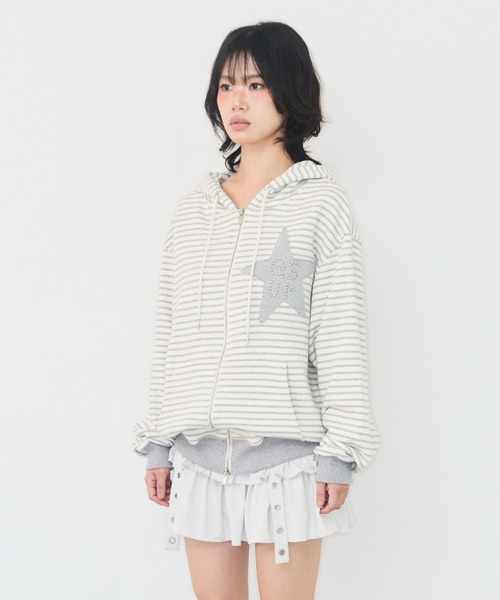as you are(アズユーアー)の「◇ASYOUARE◇ブランド直輸入正規品/スター パッチ オーバーフィット フーディー ジップアップ STAR PATCH OVERFIT HOODIE ZIP-UP(パーカー・レディース・アイボリー/ブラック・S/M)」の20枚目の写真