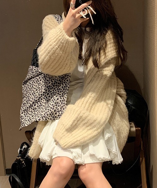 gossip!ロサンゼルス(ゴシップロサンゼルス)の「YUGA ゆったりスタイルフード付きカーディガン(ニット/セーター・レディース・ダークグレー/オフホワイト/ブラウン・FREE)」の5枚目の写真