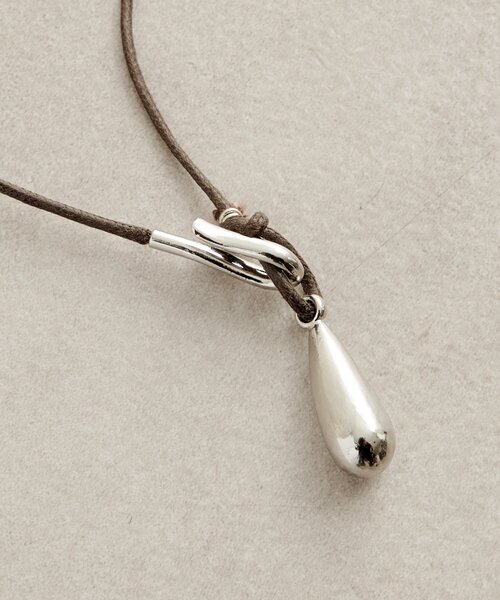 Omekashi（オメカシ）の「シルバードロップチョーカー（チョーカー・レディース・シルバー・ONE SIZE）」の6枚目の写真