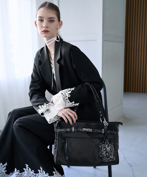 HARE(ハレ)の「ジャガードキリカエベルトバッグ(HARE)(ハンドバッグ・レディース・ブラック・FREE)」の3枚目の写真