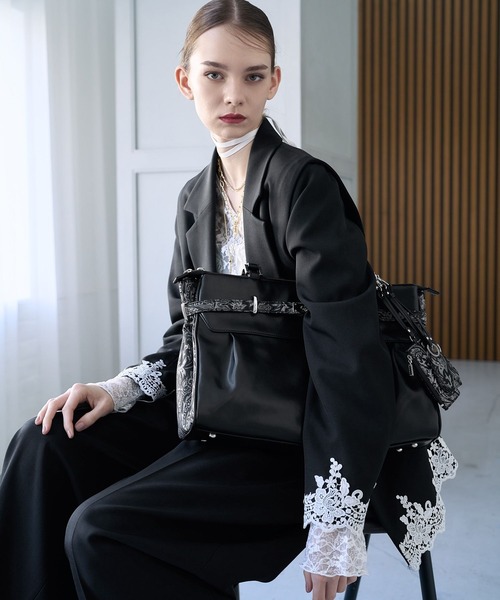 HARE(ハレ)の「ジャガードキリカエベルトバッグ(HARE)(ハンドバッグ・レディース・ブラック・FREE)」の4枚目の写真