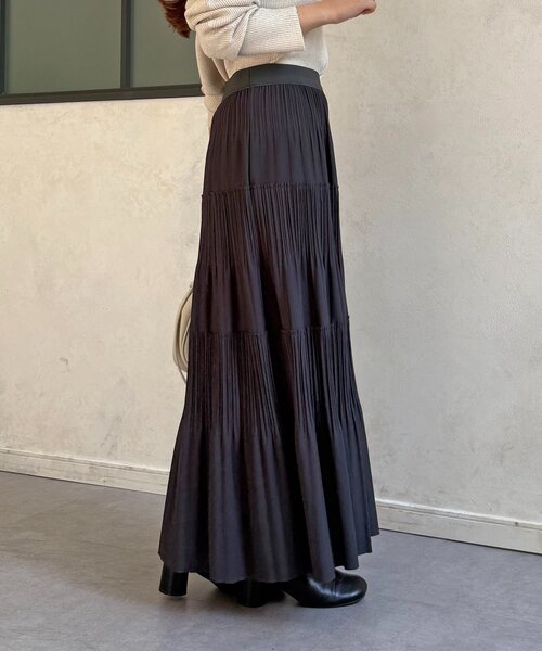 Thevon(ゼボン)の「カットプリーツティアードスカート(スカート・レディース・チャコールグレー/ブラック/ライトベージュ/イエロー・FREE)」の1枚目の写真