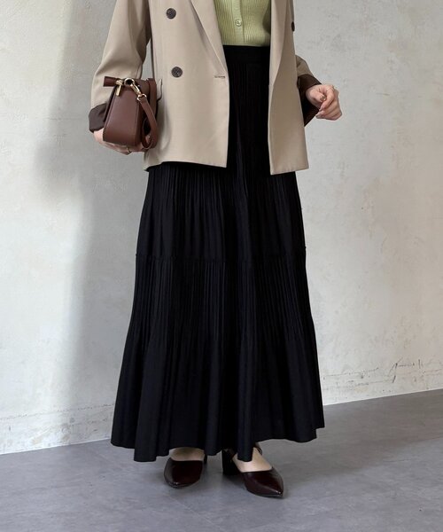 Thevon(ゼボン)の「カットプリーツティアードスカート(スカート・レディース・チャコールグレー/ブラック/ライトベージュ/イエロー・FREE)」の5枚目の写真