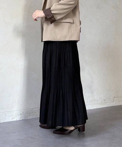 Thevon(ゼボン)の「カットプリーツティアードスカート(スカート・レディース・チャコールグレー/ブラック/ライトベージュ/イエロー・FREE)」の6枚目の写真