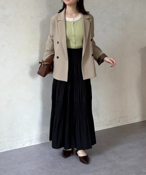 Thevon(ゼボン)の「カットプリーツティアードスカート(スカート・レディース・チャコールグレー/ブラック/ライトベージュ/イエロー・FREE)」の9枚目の写真