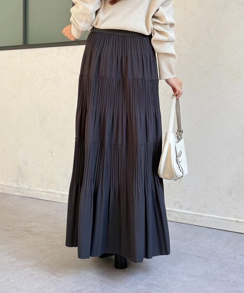 Thevon(ゼボン)の「カットプリーツティアードスカート(スカート・レディース・チャコールグレー/ブラック/ライトベージュ/イエロー・FREE)」の14枚目の写真