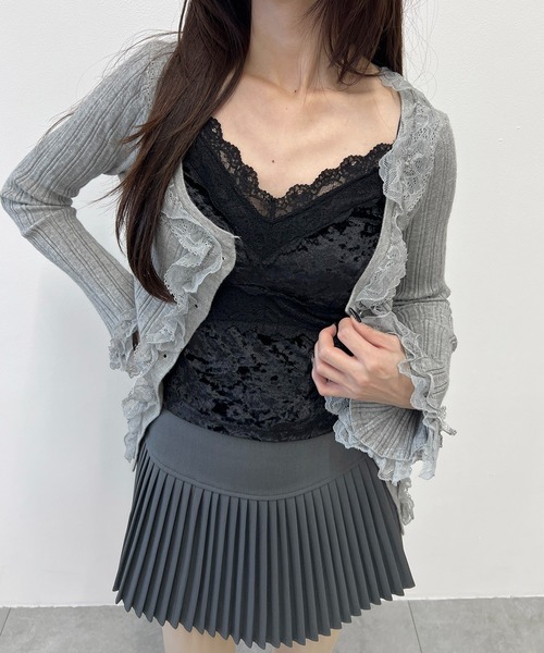 WEGO（ウィゴー）の「カップインベロアキャミソール（キャミソール・レディース・ブラック/ベージュ・FREE）」の2枚目の写真