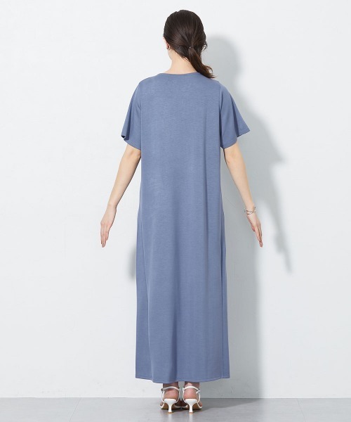 slattgir（スラットジール）の「高身長　ひんやり柔らかダンボールニットカットソーロングワンピース（接触冷感・吸汗速乾）（トールサイズ）（ワンピース・レディース・グレイッシュブルー/チャコール/ブラック・T3L/TL/TM/TLL/T5L/T4L）」の22枚目の写真