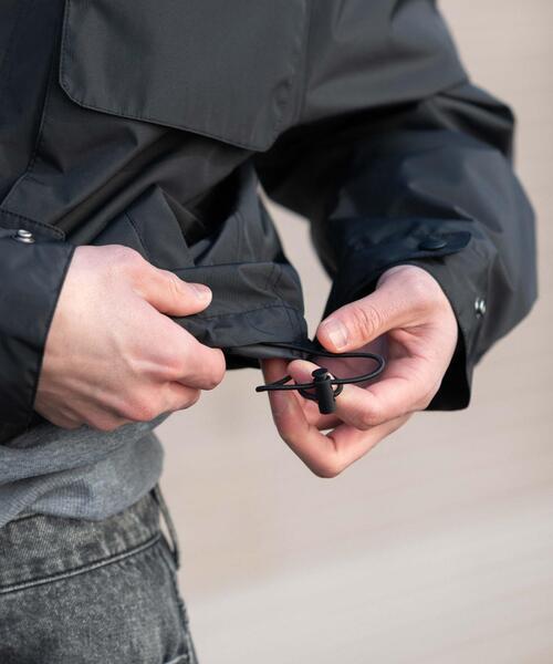 WEGO（ウィゴー）の「WEGO/【5級撥水機能】【26年春夏新作】フードシェルブルゾン（マウンテンパーカー・メンズ・ダークグレー/ブラック・MEDIUM/LARGE）」の13枚目の写真