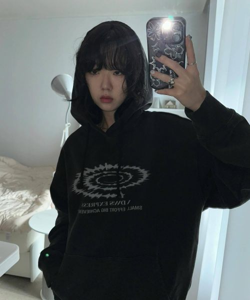 IDWS(アイドンワナセル)の「Swift Symbol Dying Hoodie Black(パーカー・レディース・その他・0/1/2)」の1枚目の写真
