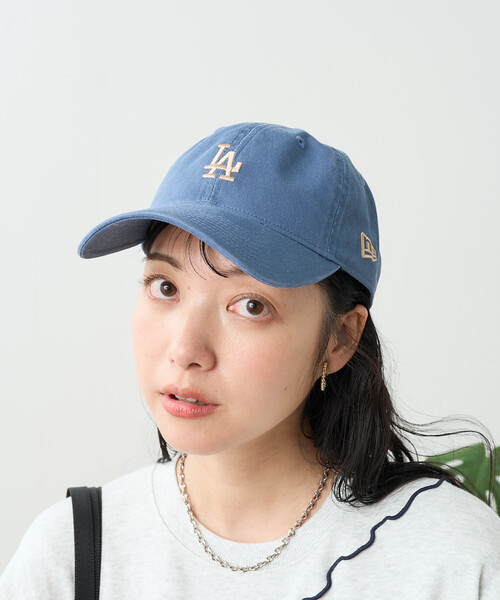 FREAK'S STORE（フリークスストア）の「New Era × FREAK'S STORE/ニューエラ 別注 9TWENTY MINI LOGO CAP/ナイントゥエンティ ミニロゴキャップ/ニューエラ（キャップ・レディース・ベージュ/ネイビー/キャメル/ブルー・ONE SIZE）」の7枚目の写真